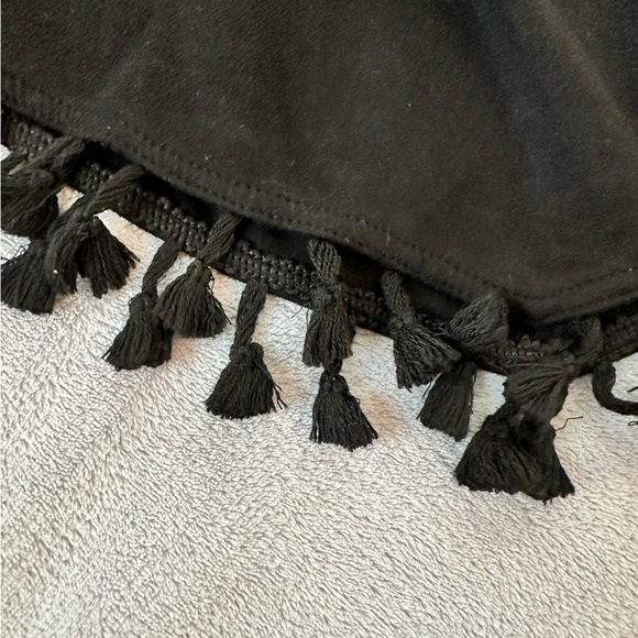 Design Lab Black Tassel Trim Women's Double V Angled Crop Top - Picture 4 of 5